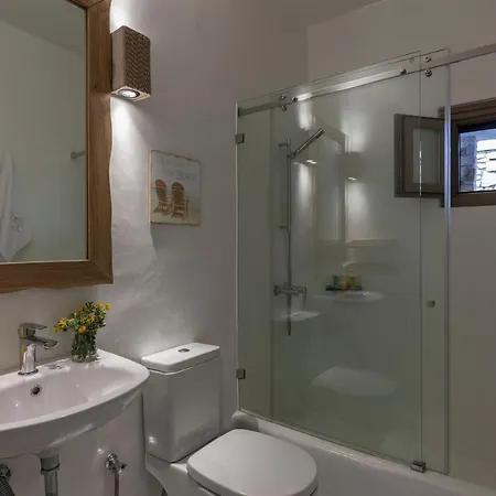 Almyrikia Sunset: Seaside Executive With Private Pool