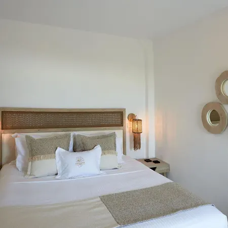 Almyrikia Sunset: Seaside Executive With Private Pool *