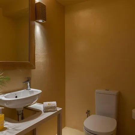 Almyrikia Sunset: Seaside Executive With Private Pool