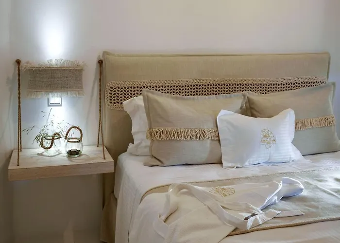 Executive Paros 4 Bedrooms Almyrikia Sunset Stunning Sea View * Isterni (Paros)