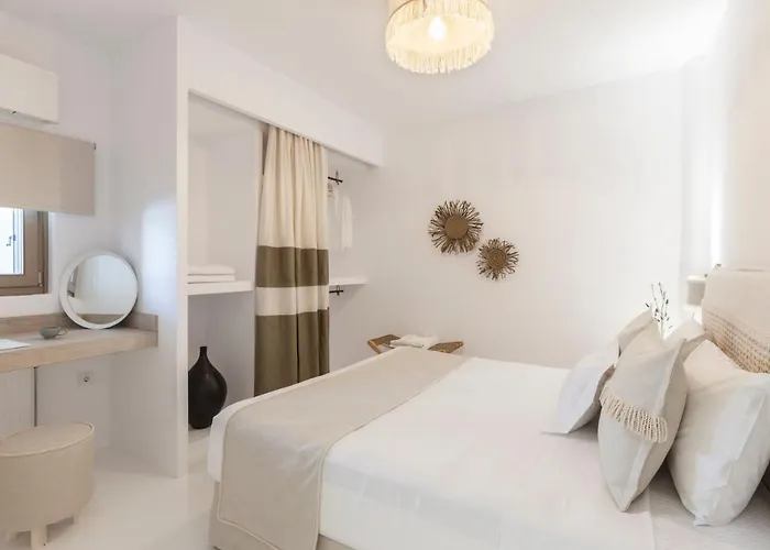 Executive Paros 4 Bedrooms Almyrikia Sunset Stunning Sea View Vila